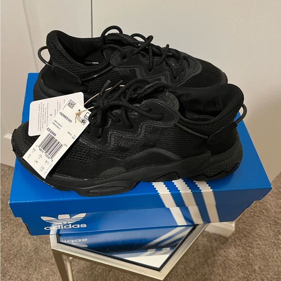 BNWT Adidas Ozweego - Triple Black - Picture 5 of 7